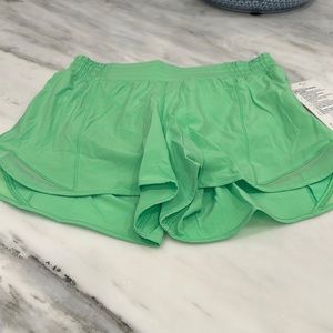 Lululemon Hotty Hot short
